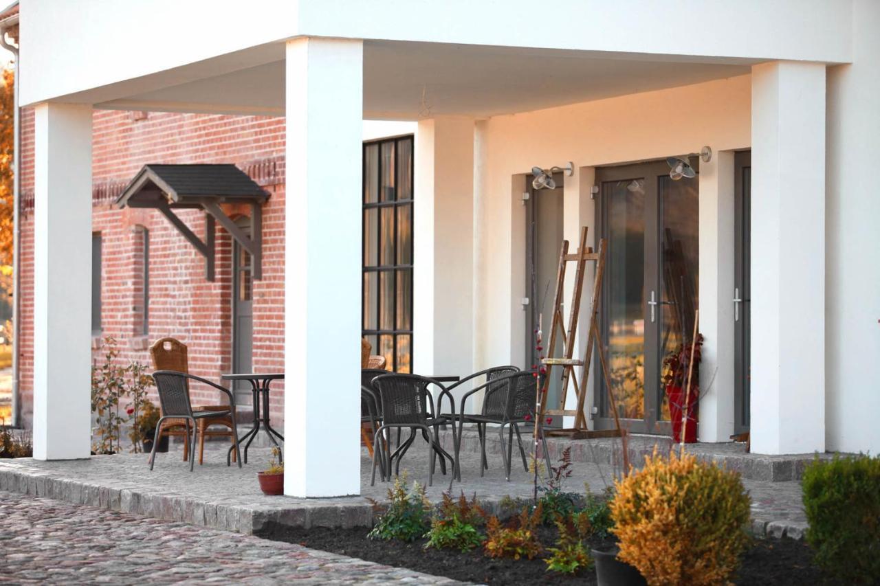 Stajnia Lipnik Apartments Kadyny Esterno foto